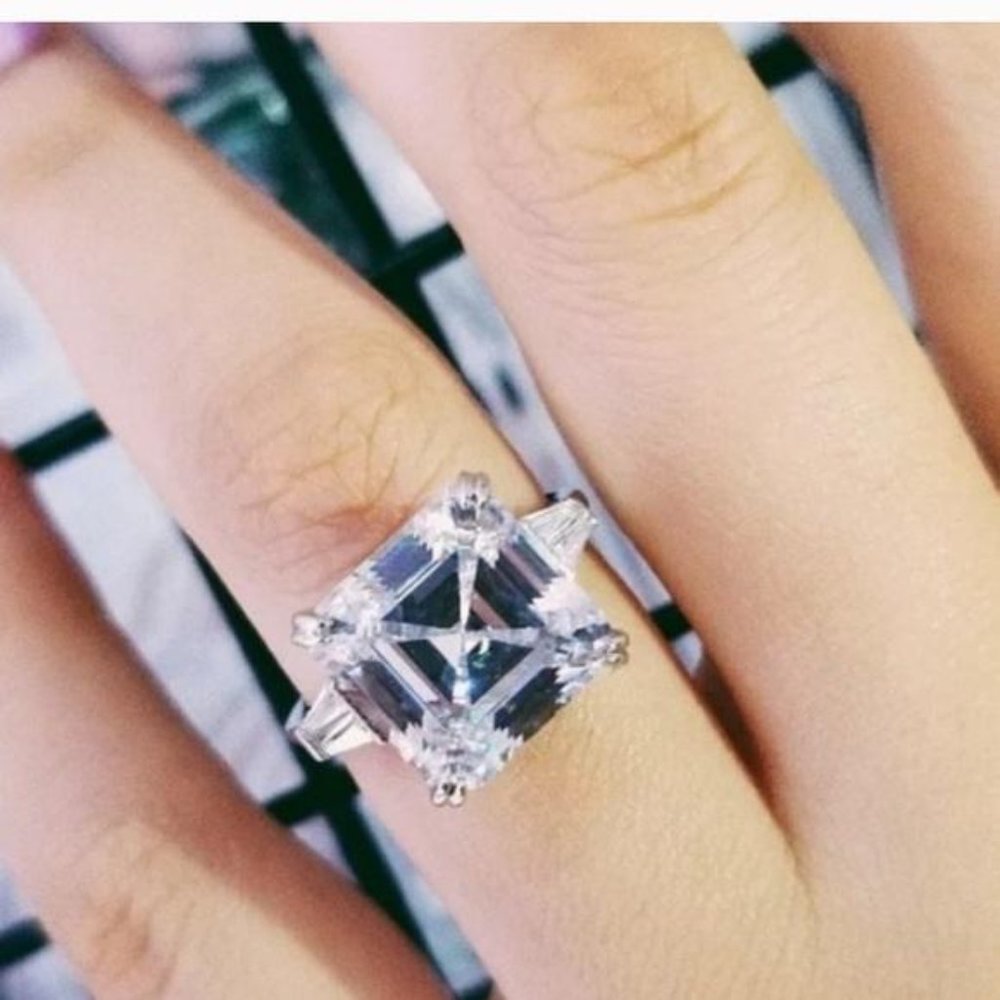 NEW Huge 9.5 Carat Asscher Diamond Wedding Ring - Picture 4 of 6